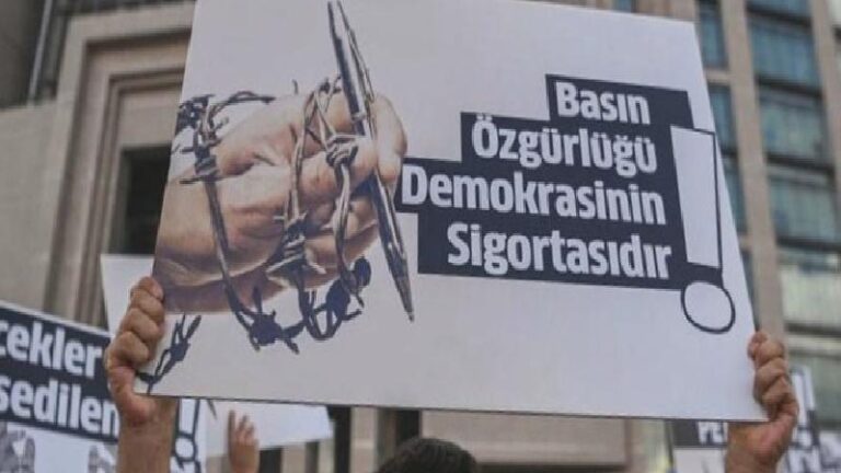 Basın Özgürlüğü Raporu: Gazetecilerin can güvenliği için siyasetçiler, hedef göstermekten ve tehdit etmekten artık vazgeçmeli