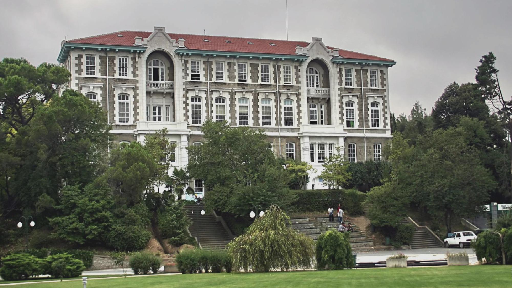 Boğaziçi Üniversitesi’nde “paraşüt atama” tartışması: Kayyım yönetimi 81 yeni görevlendirme yaptı