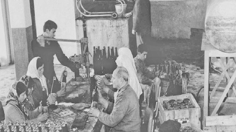 Ertuğrul Özkök: Kimdir bu bu karedeki 5 bayan 4 erkek? İşte bu masanın hikâyesi