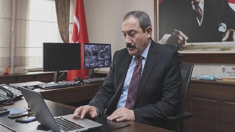 İsmail Saymaz: Yerlikaya’nın emekli edemediği müdür Bakü’ye atandı