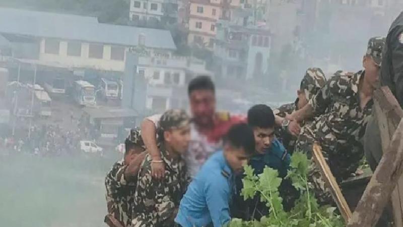 Nepal’de uçak kazası: 18 kişinin öldüğü kazada pilot, kokpitin kopması sayesinde kurtuldu