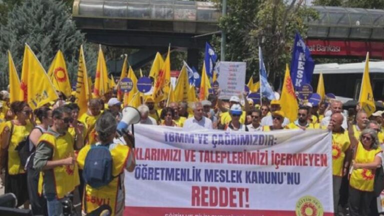 Eğitimde statü ayrımı: Öğretmenler sınıflara bölündü
