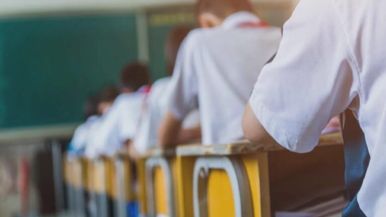 Çin’de bir okulda bıçaklı saldırıya uğrayan Japon vatandaşı çocuk hayatını kaybetti