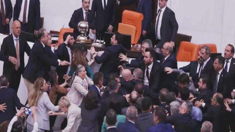 TBMM 1 Ekim’e hazırlanıyor: “Kavgaları nasıl önleriz” diye düşünmek yerine, “sert zeminden kafamızı nasıl kurtarırız” tedbiri