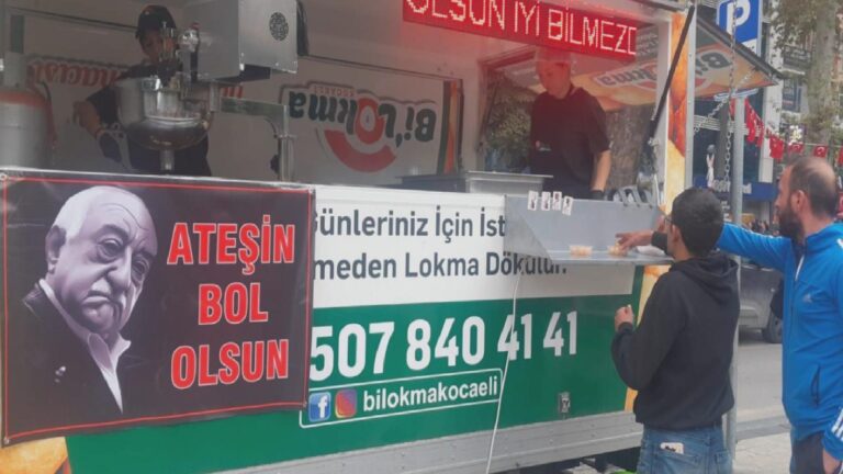 Fethullah Gülen’in ölümü sonrası İzmitli esnaftan “Ateşin bol olsun” lokması