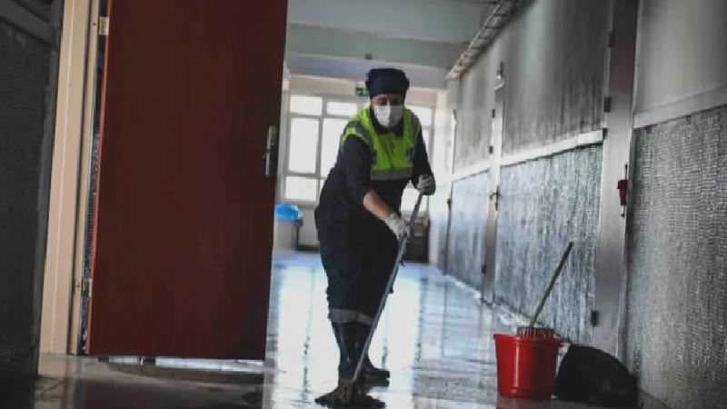 Okullarda temizlik sorunu sürüyor: MEB 30 bin yeni personel alındığını açıkladı