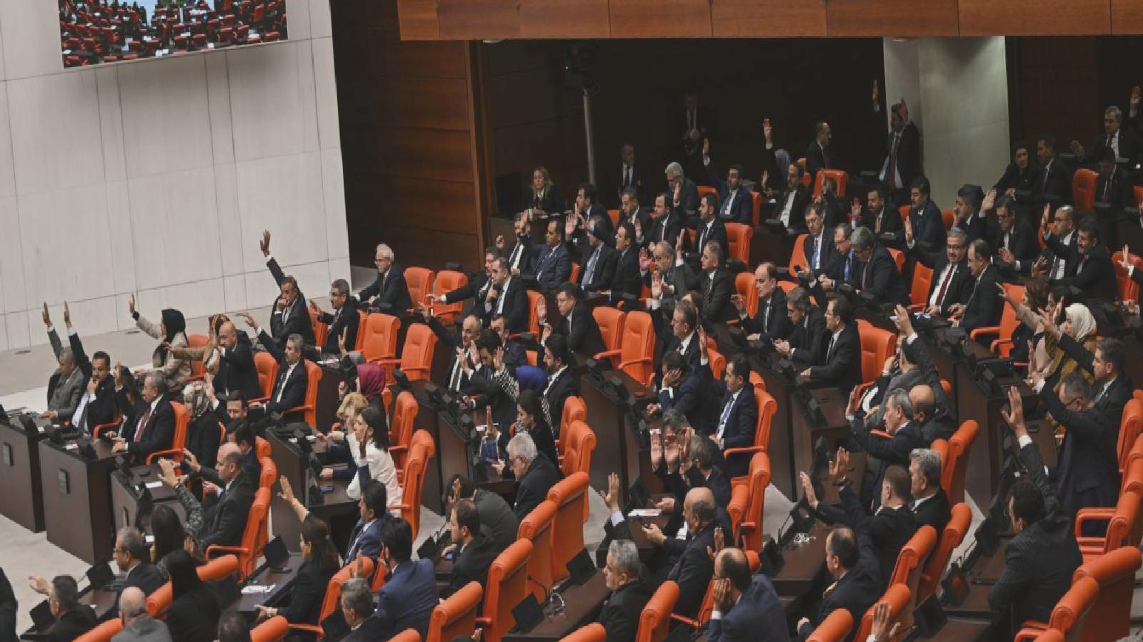 TBMM’nin yeni yasama yılı bugün başlıyor: Gündemde neler var, hangi teklifler Genel Kurul’a gelecek, yeni anayasa görüşmeleri ne durumda?