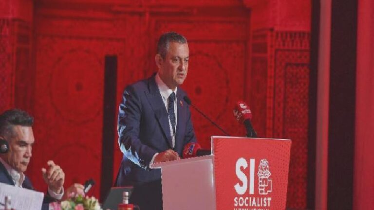 Özgür Özel’den Fas’ta Suriye mesajı: Tüm kimliklere ve dini inançlara saygılı, demokratik bir rejimin inşa edilmesi elzemdir
