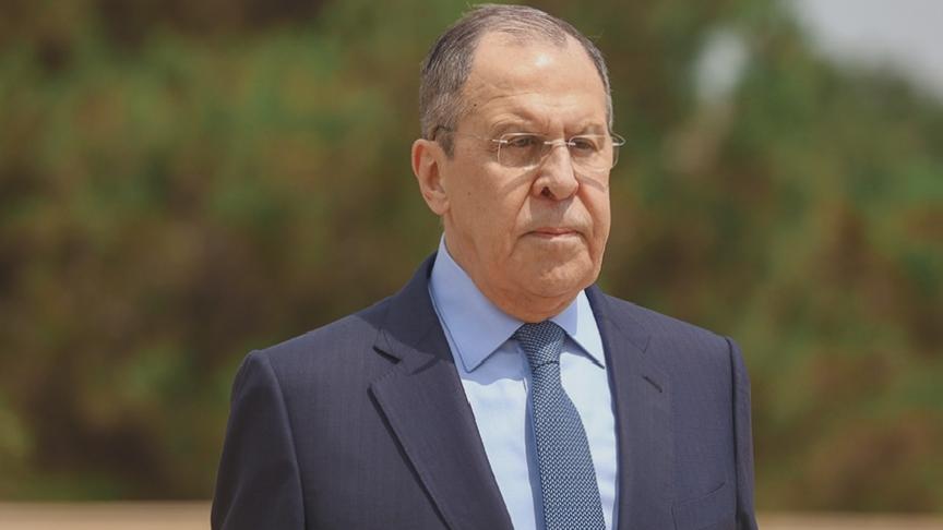 AfD’ye bir övgü de Lavrov’dan