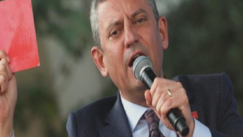 Ahmet Hakan: Özel’in “kırmızı kart” olayı bir faciadır, fiyaskodur, iletişim fakültelerinde al okut