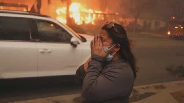 Los Angeles yangını büyümeye devam ediyor, en az 70 bin kişiye tahliye emri