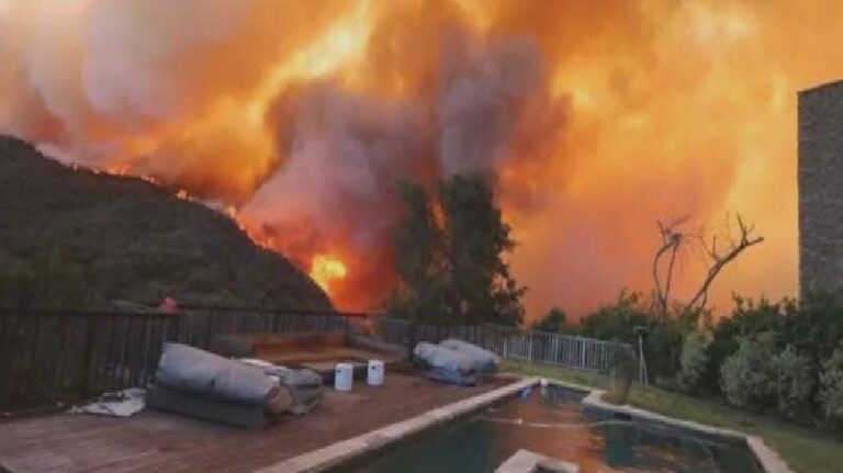 Los Angeles yangını büyüyor: 100 bin kişiye tahliye emri