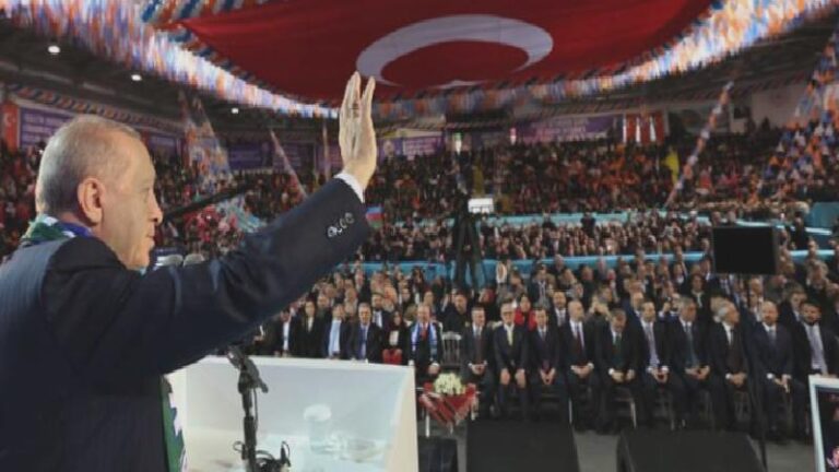 Nevşin Mengü: AKP’de bayrak eğişimi yaşanıyor, yeni “öz Reisçi” nesil geliyor
