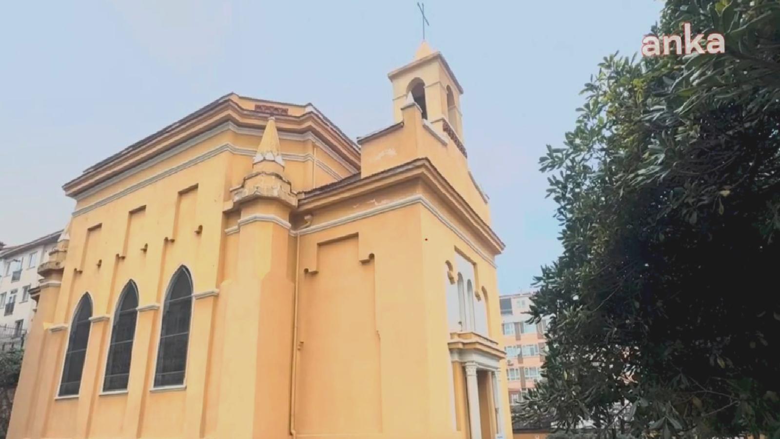 Depreme dayanıksız olduğu gerekçesiyle tahliyesi istenen Bursa Fransız Kilisesi’nde son kez ibadet yapıldı