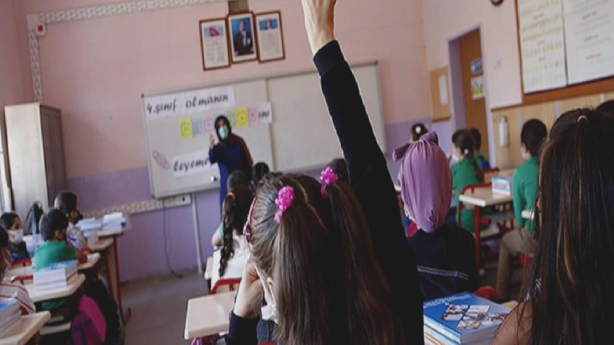 Eğitimde yeni tartışma: Liseler zorunlu olmaktan çıkıp 3 yıla düşürülsün