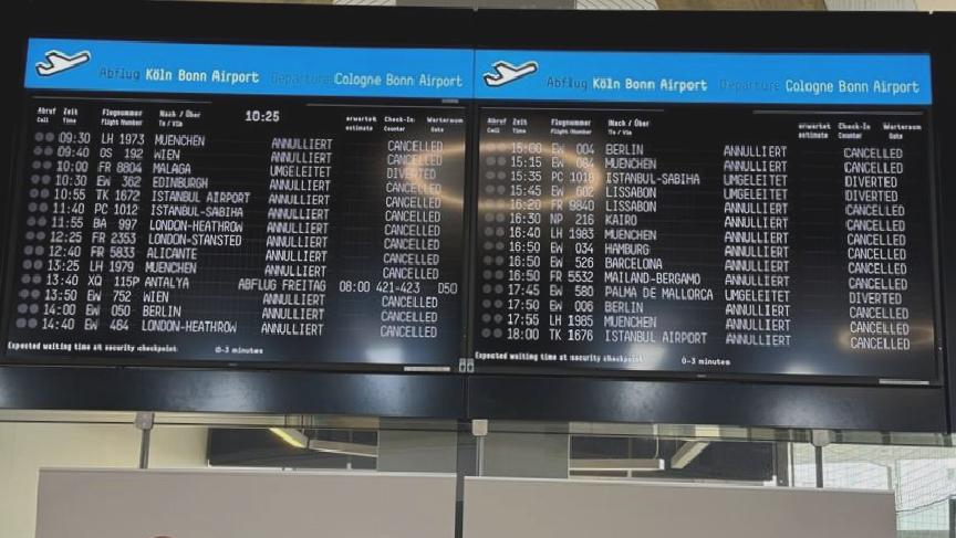 Almanya’nın Hamburg Havalimanı’nda grev nedeniyle tüm uçuşlar iptal edildi