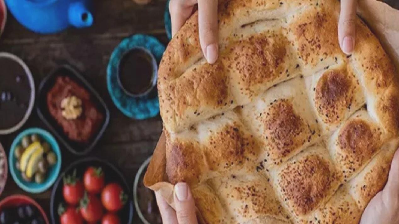 Diyetisyen Arslansoyu: Ramazan pidesini çok sıcak tüketmeyin