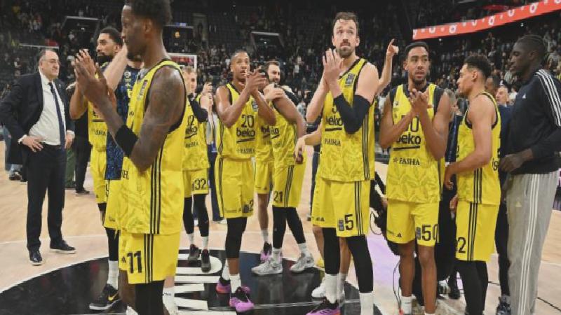Fenerbahçe Beko son saniye üçlüğüyle play-off’u garantiledi