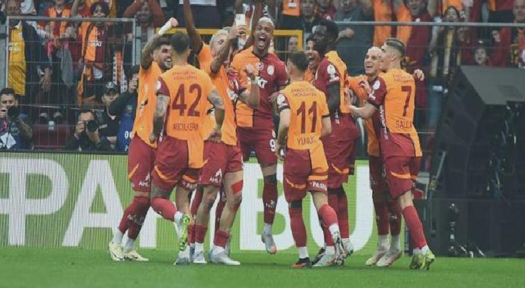 Galatasaray’da 6 futbolcu ilk kez şampiyonluk sevinci yaşadı