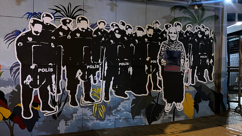 Sokak sanatçılarından Galatasaray Meydanı’nda Cumartesi Anneleri’nin 30’uncu yılı çalışması