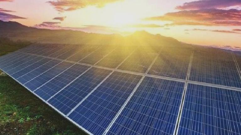 Bakan Bayraktar duyurdu: Suudi Acwa Power Türkiye’ye güneş enerjisi yatırımı yapacak