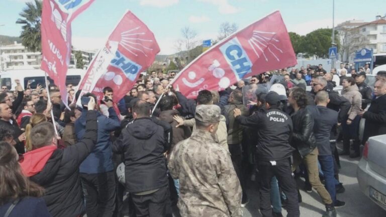 CHP’li Belediye Başkanı ile CHP yöneticilerine dava açıldı