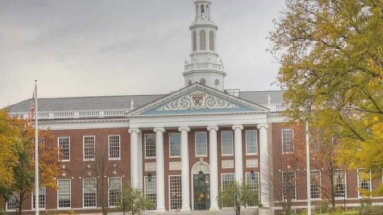 Federal yargıç, Trump’ın Harvard Üniversitesi’nin yabancı öğrenci vizelerini kısıtlama kararını durdurdu