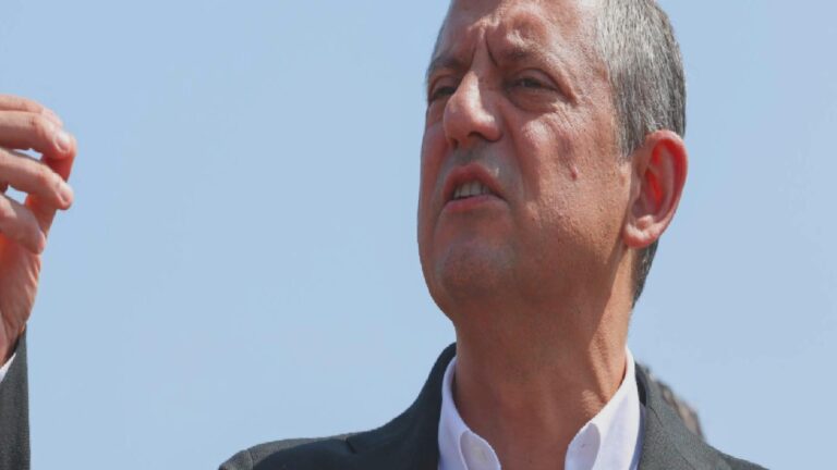Özgür Özel’den “mitingler sürecek” mesajı: Sonuç alana kadar çoğaltarak devam edeceğiz!