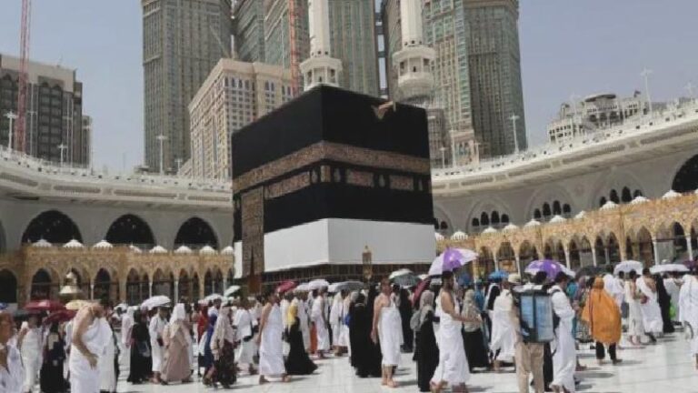 Suudi Arabistan’da 75 bini aşkın kişi hac yönetmeliklerini ihlal ettiği için geri gönderildi