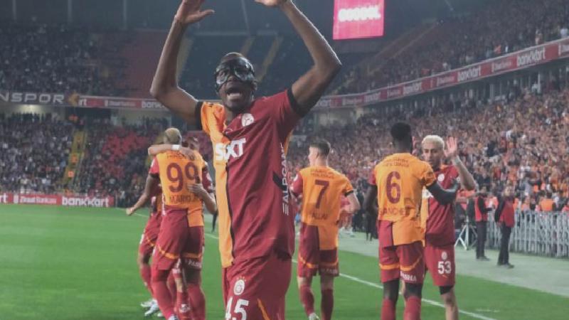 Victor Osimhen, attığı gollerle şampiyonluğun başrolü oldu