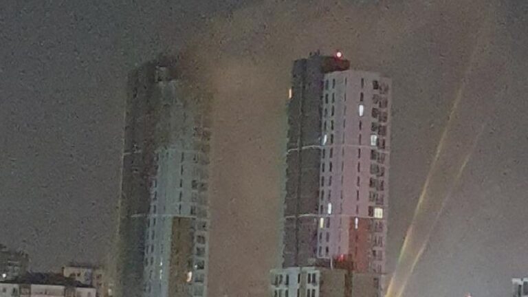 Ankara’da 26 katlı binada yangın: İtfaiye ekipleri müdahale ediyor