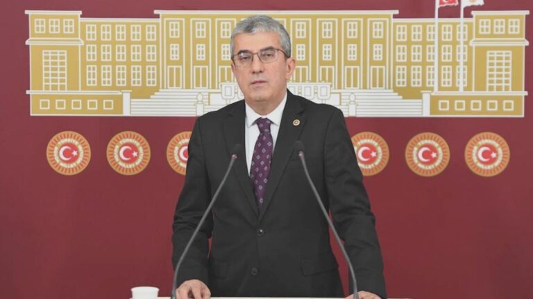 CHP’li Günaydın: İklim Kanunu’nu geçirdiniz, zeytinleri mahveden yasayı geçirdiniz ama asgari ücreti artırmadınız