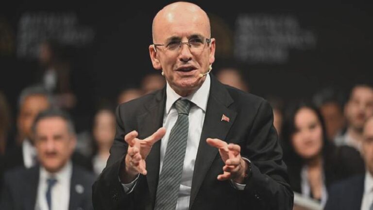 Ekonomistler Bakan Şimşek’in ekonomi politikalarını eleştirdi: Bu tabloyu ‘popülizme dayanmadık’ diye savunmak çok ayıp!