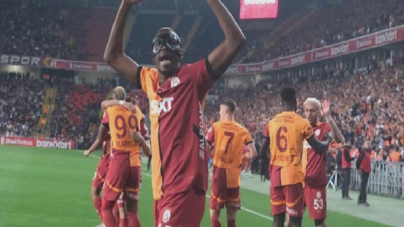 Napoli’nin Galatasaray’ın teklifini reddettiği iddiası sonrası Osimhen’den flaş paylaşım!