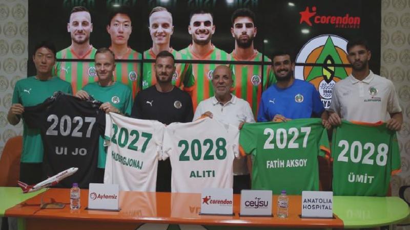 Alanyaspor’da 5 imza birden