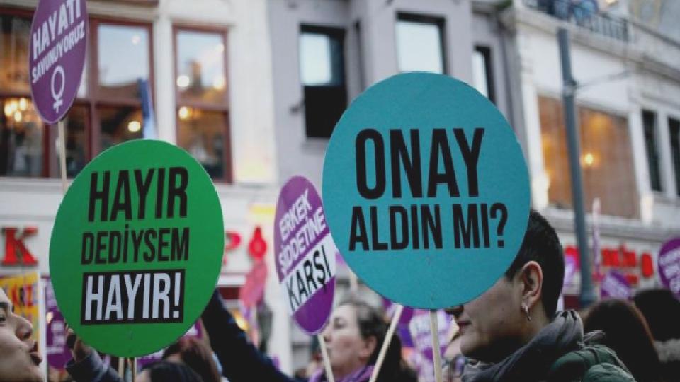 Avukat Yurtbilir yanıtladı: Flört ya da kur ile taciz arasındaki sınır ne?