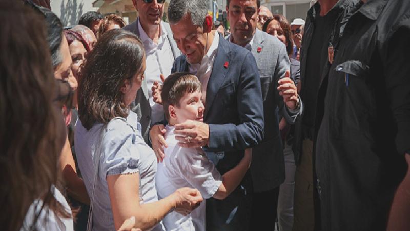 CHP lideri Özel, Kırşehir’de emeklilerle buluştu: Gelecek seçim, emekliler için referandum; Geçinemeyenlerin AKP’ye herhangi bir borcu yok