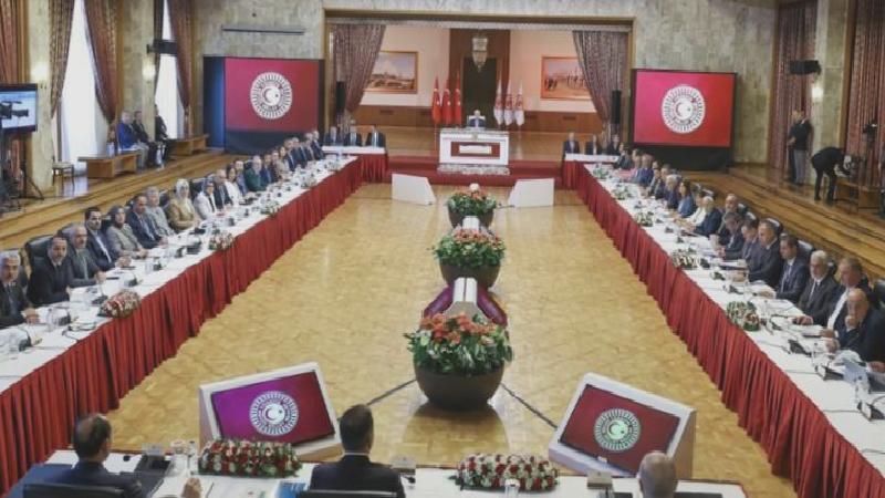 İHD’den komisyondaki Kürtçe krizine ilişkin açıklama: Sürece dair temkinliği iyimserliği zedeleyen bir yaklaşım