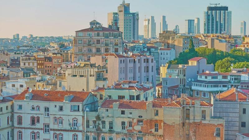 İstanbul’da öğrenciler barınma kriziyle karşı karşıya: Kiralar 25-40 bin liraya çıktı, yurt fiyatları asgari ücreti geçti!