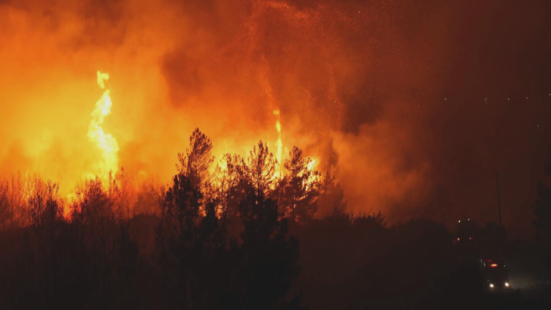 İzmir Buca’daki orman yangını ikinci gününde: Alevler Gaziemir ilçesine ulaştı!