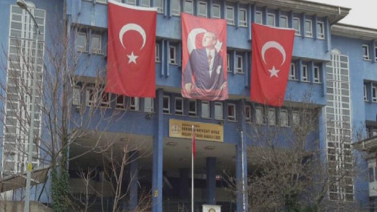 Kız ortaokullarına tepki büyüyor: Bu adım toplumu cinsiyet temelinde bölmeyi, kız çocuklarını ayrıştırmayı ve eğitim hakkını sınırlamayı hedefleyen ideolojik bir müdahaledir!