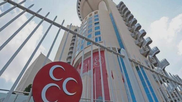 MHP’de istifalar sürüyor: 2 belediye meclis üyesi istifa etti