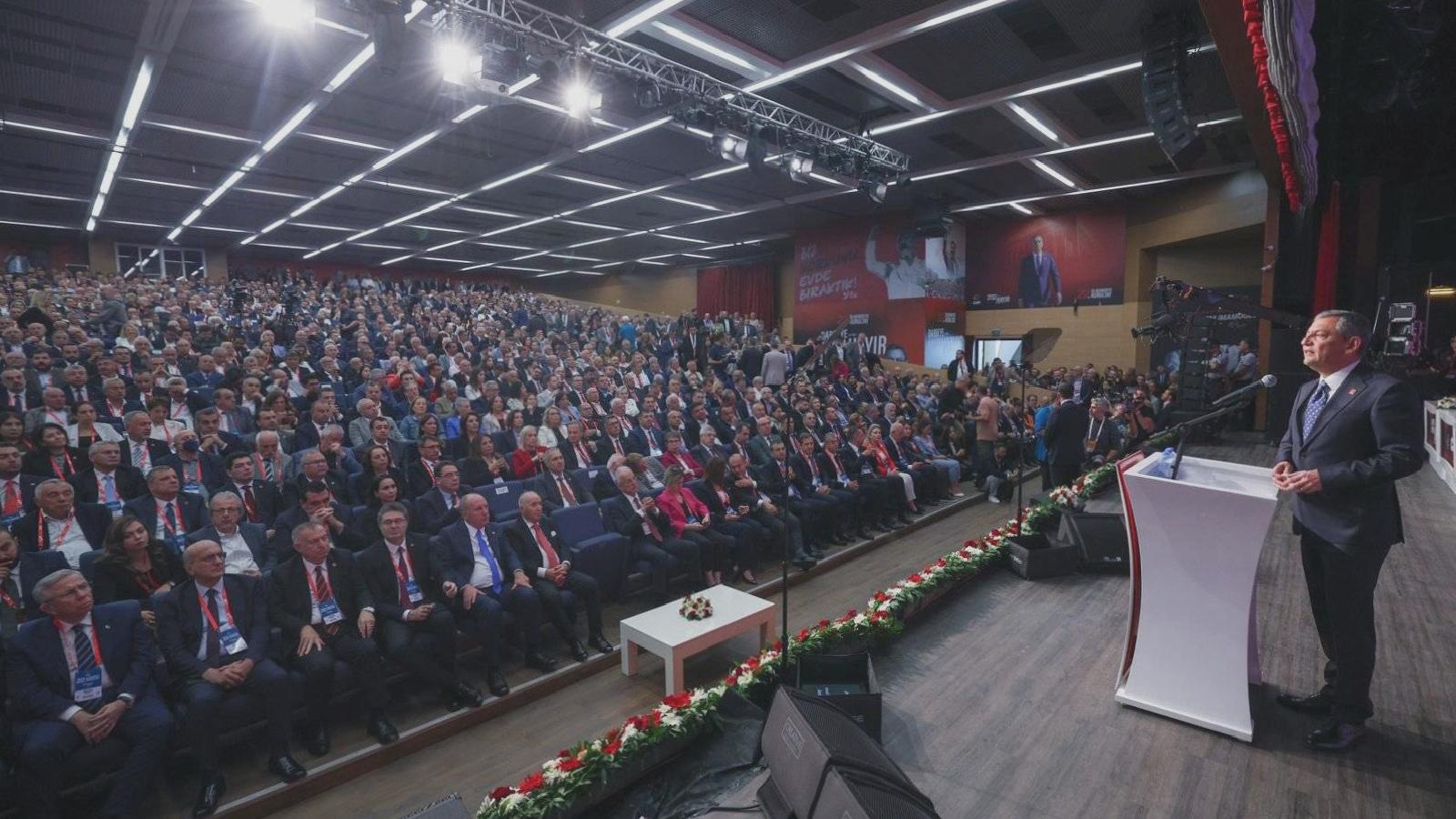 Abdulkadir Selvi: CHP, bir krizden diğerine koşuyor ama parti içinde bir bölünme yaşanmıyor, aksine CHP’yi daha çok motive ediyor