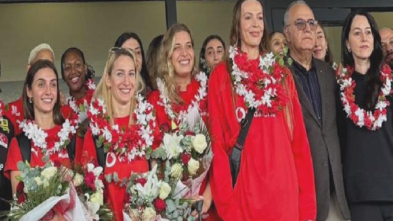 Dünya ikincisi olan Filenin Sultanları yurda döndü