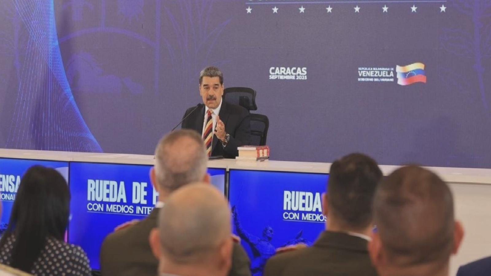 Maduro dünyaya seslendi: Bin 200 füze taşıyan sekiz ABD savaş gemisi Venezuela’yı hedef almış durumda. Bu kanlı bir tehdit