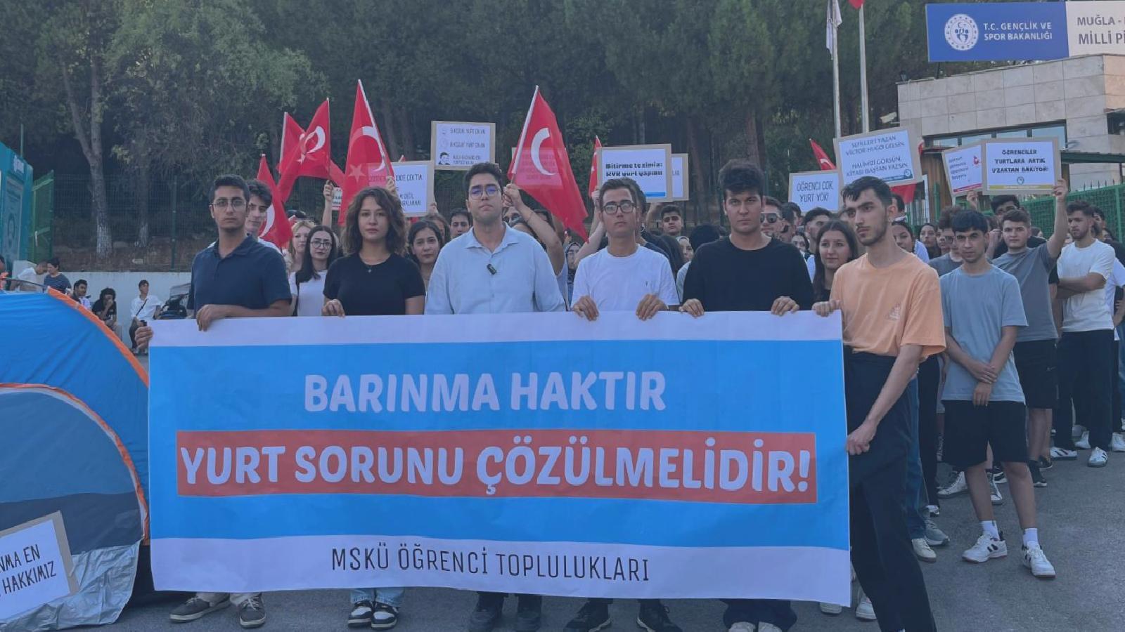 Muğla’da öğrenciler, barınma sorununun çözülmesi için yetkililere seslendi: Çatısız kalmak kabul edilemez