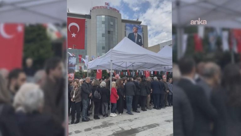 Bayrampaşa’da törende AKP’li başkanvekiline protesto: Vatandaşlar sırtını döndü!