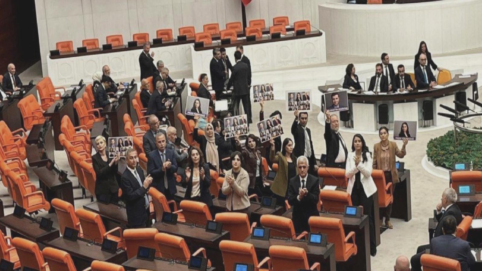 DEM Parti’den Meclis’te ‘Selahattin Demirtaş’ protestosu
