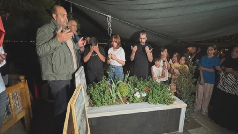 Narin Güran cinayeti davasında tahliye olan sanıklar Narin’in mezarını ziyaret etti