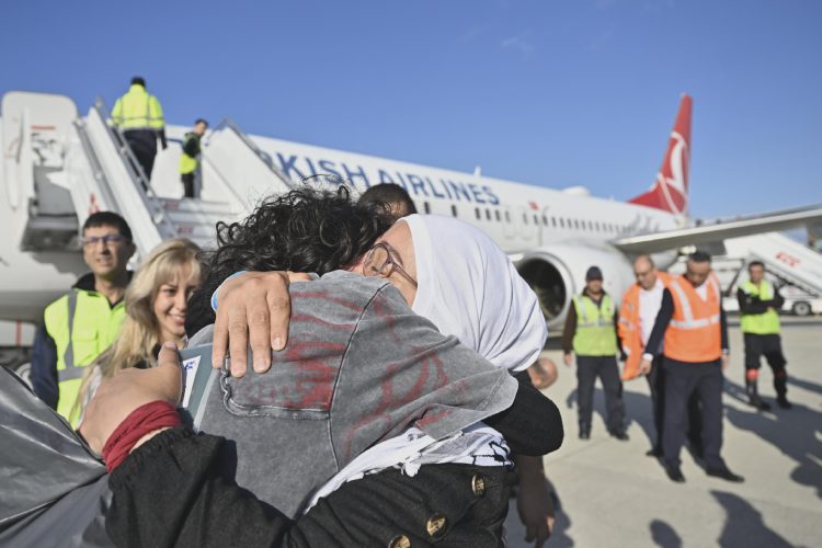 Sumud aktivisti Tunuslu Abdallah Messaoudı: Ellerimizi ve gözlerimizi bağladılar, yaklaşık 20 saat boyunca bu şekilde bekledik